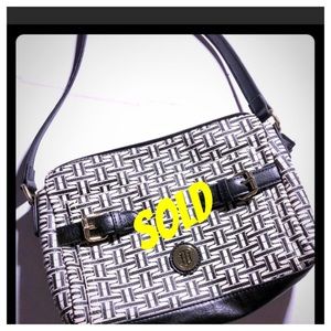 Tommy logo purse💕